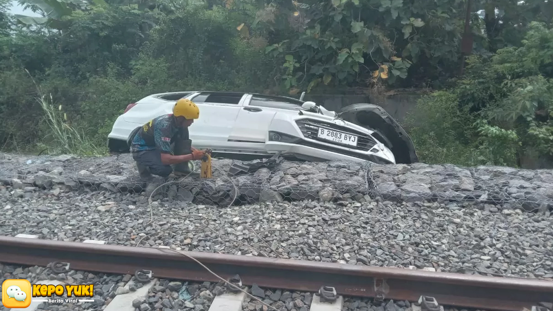 Penyebab Kecelakaan Mobil Pemudik dengan KA Batara Kresna