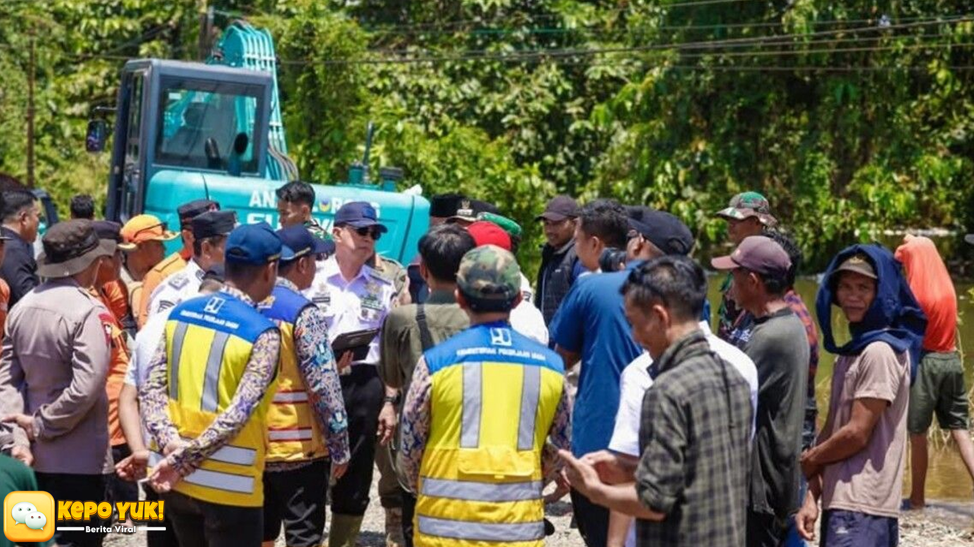 Banjir Putuskan Jalan, Gubernur Sulawesi Gunakan Dana Pribadi