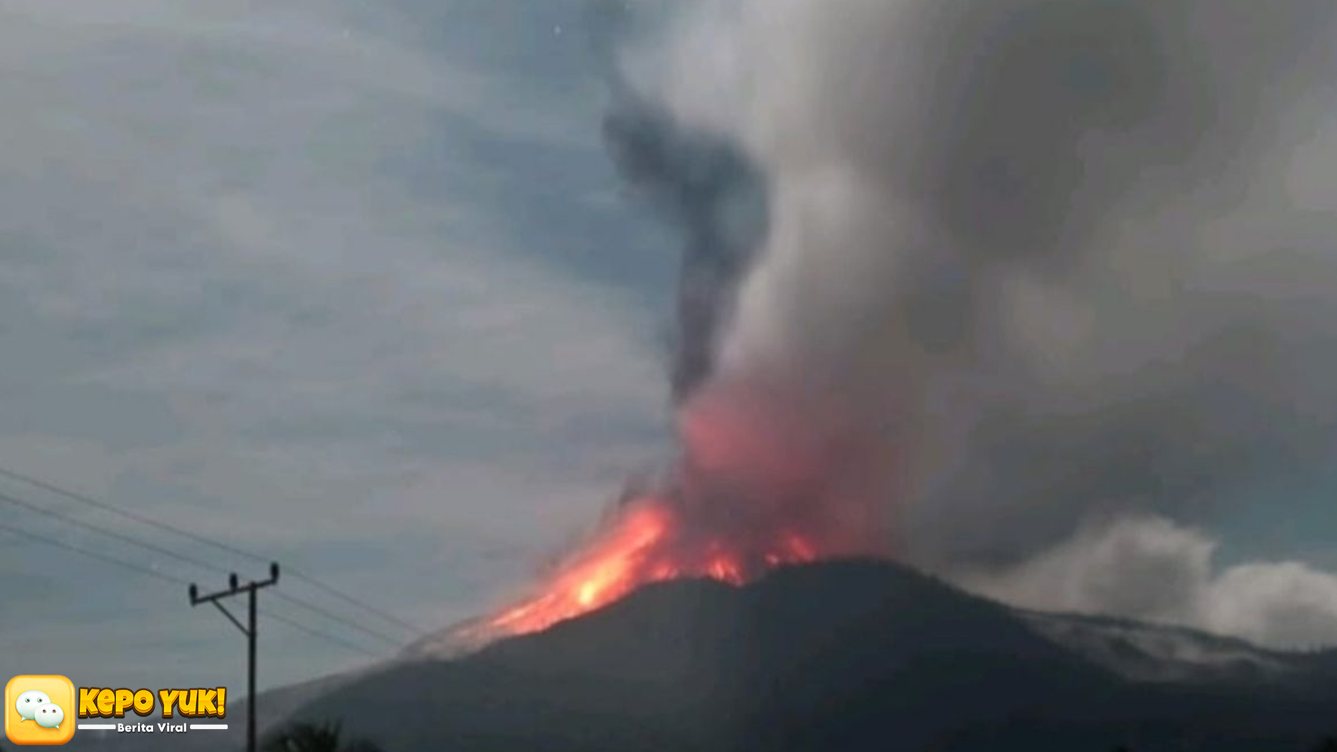 Lewotobi Meletus, Bandara Mendadak Tutup, Wisatawan Resah