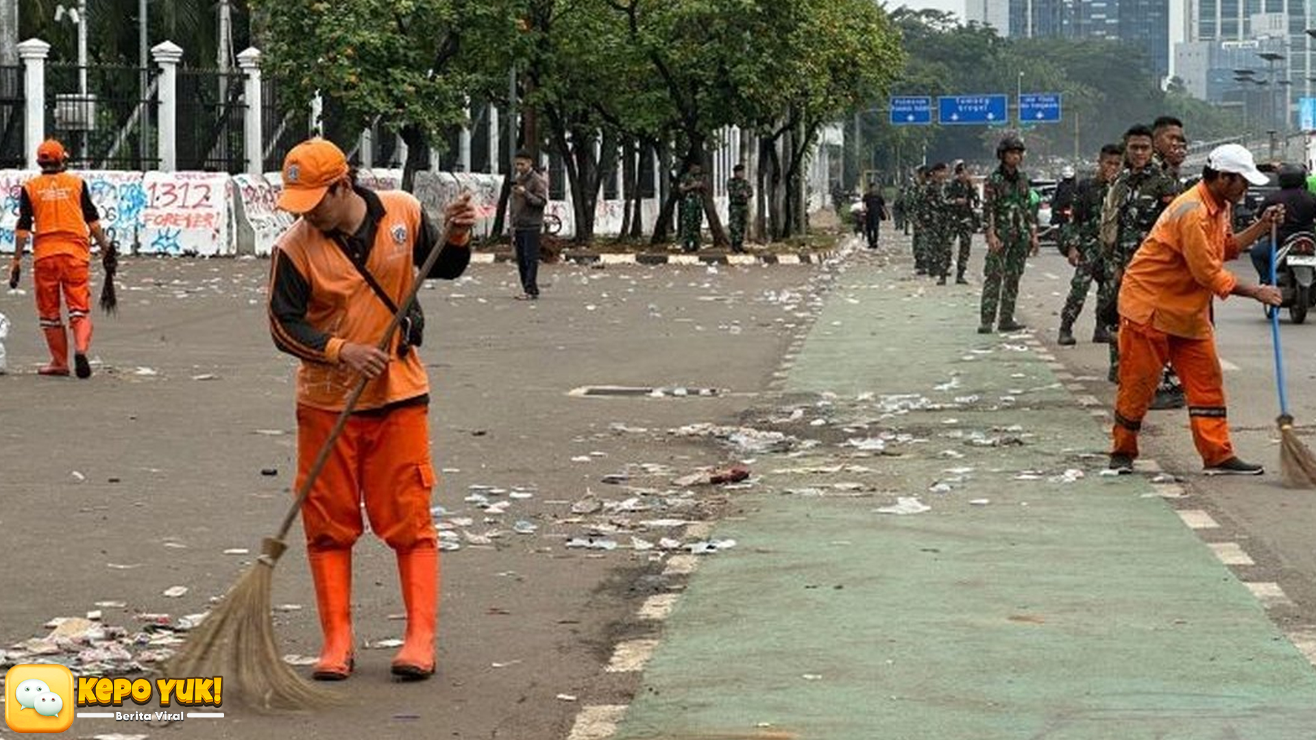 Dedikasi PPSU Usai Demo: 24 Jam Lelah dan Bertanggung Jawab