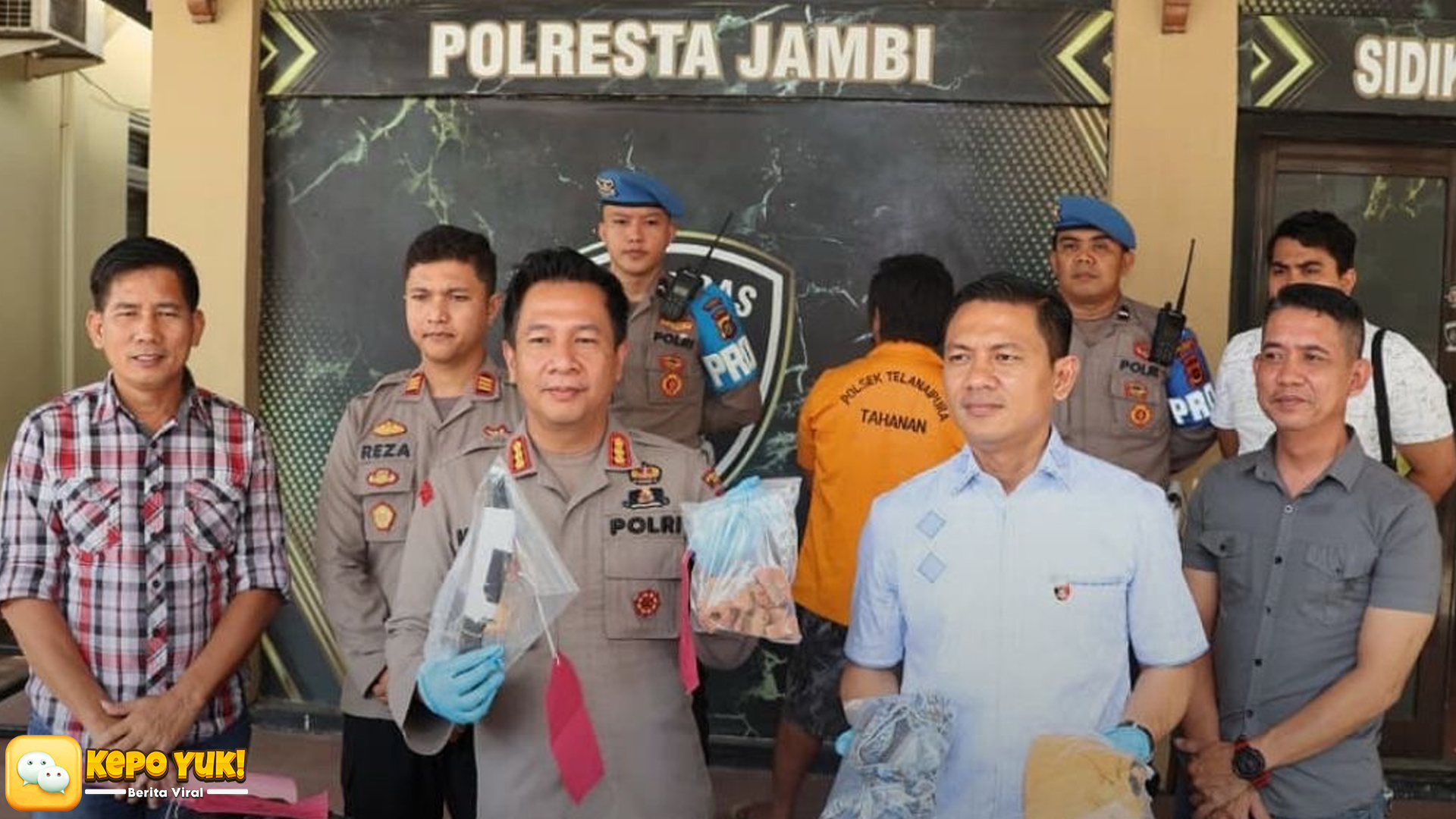 2 Pedagang Cabai Korban Penikaman Preman Pasar Angso Duo