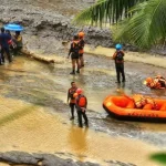 Tim SAR dan 5 Tantangan Alam Saat Evakuasi Warga di Sungai Cidadap