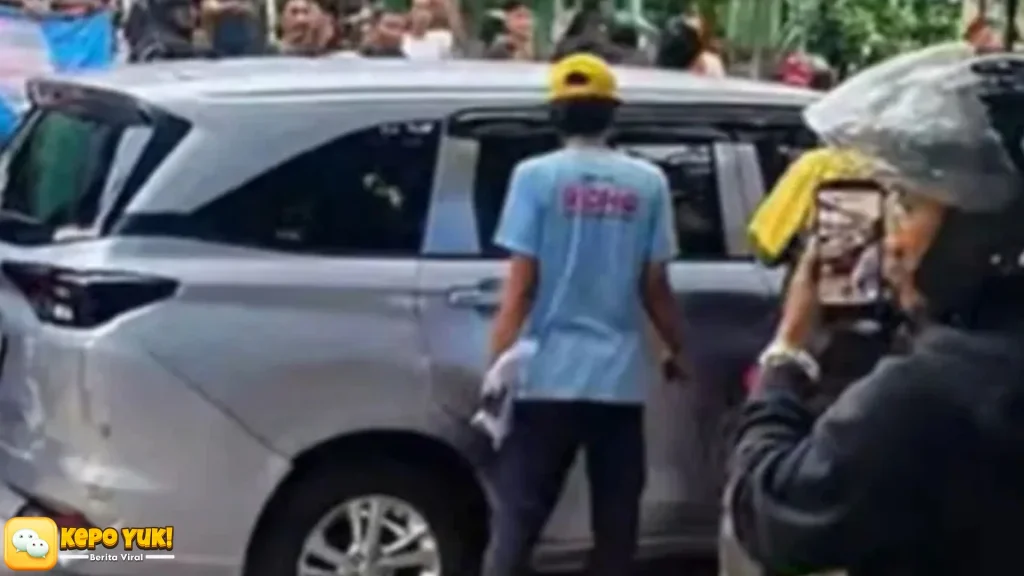 Sopir Avanza Diamuk Massa Usai Kecelakaan 5 Mobil Terlibat di Bekasi