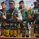 Satpol PP Jaksel Sita 250 Botol Miras Dalam Razia Ramadhan