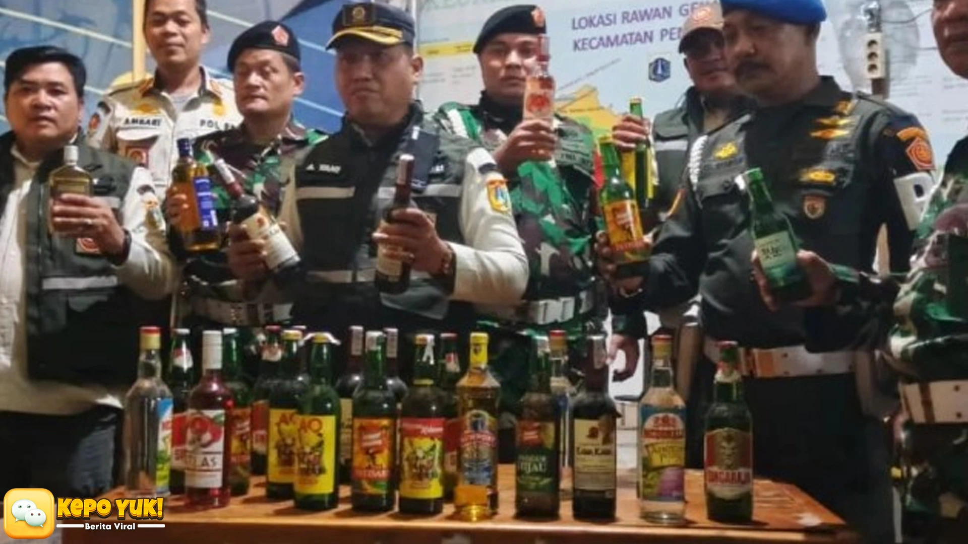 Satpol PP Jaksel Sita 250 Botol Miras Dalam Razia Ramadhan