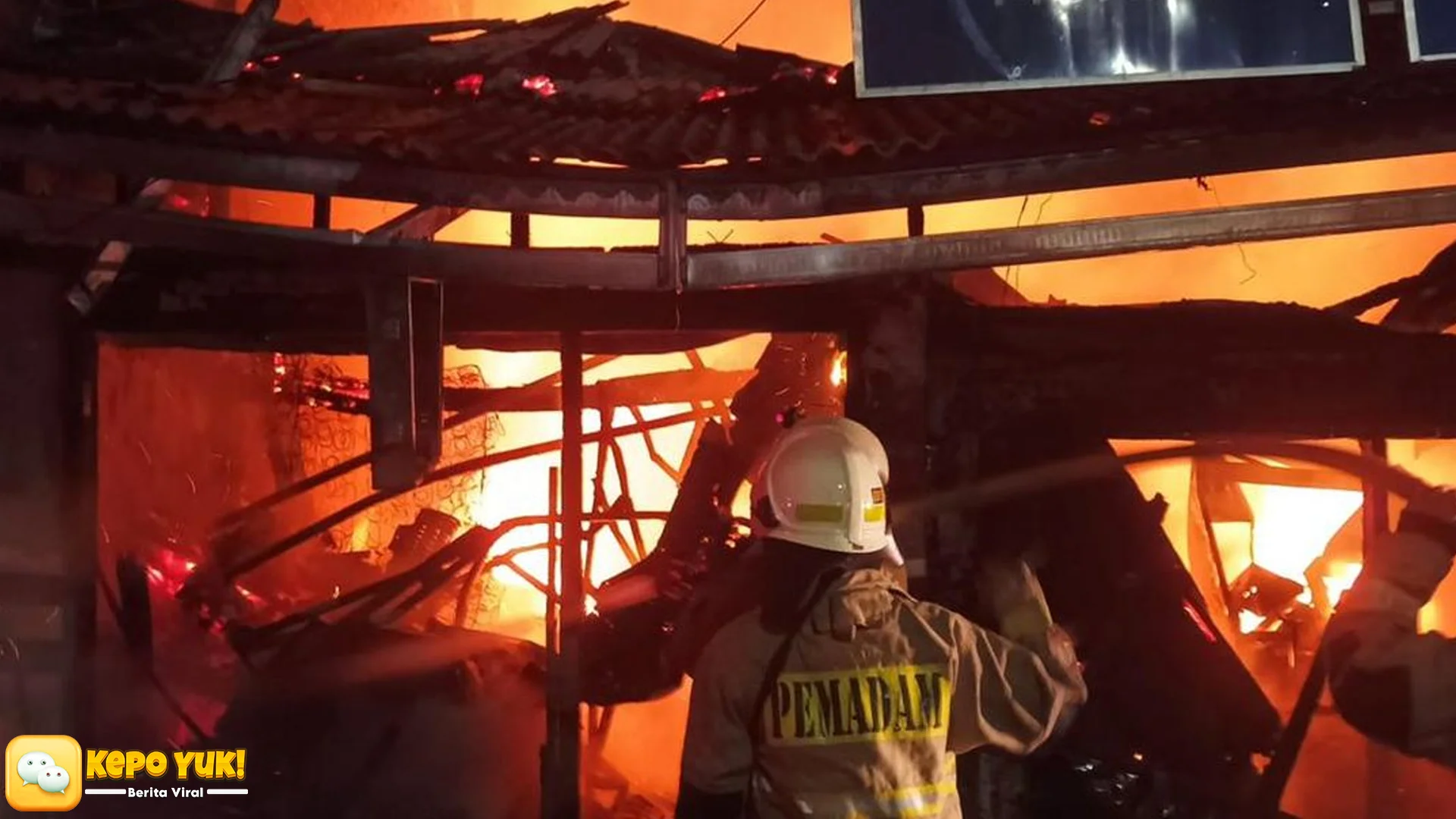 Heboh 3 Rumah di Mampang Jaksel Ludes Terbakar Kerugian Capai Ratusan Juta