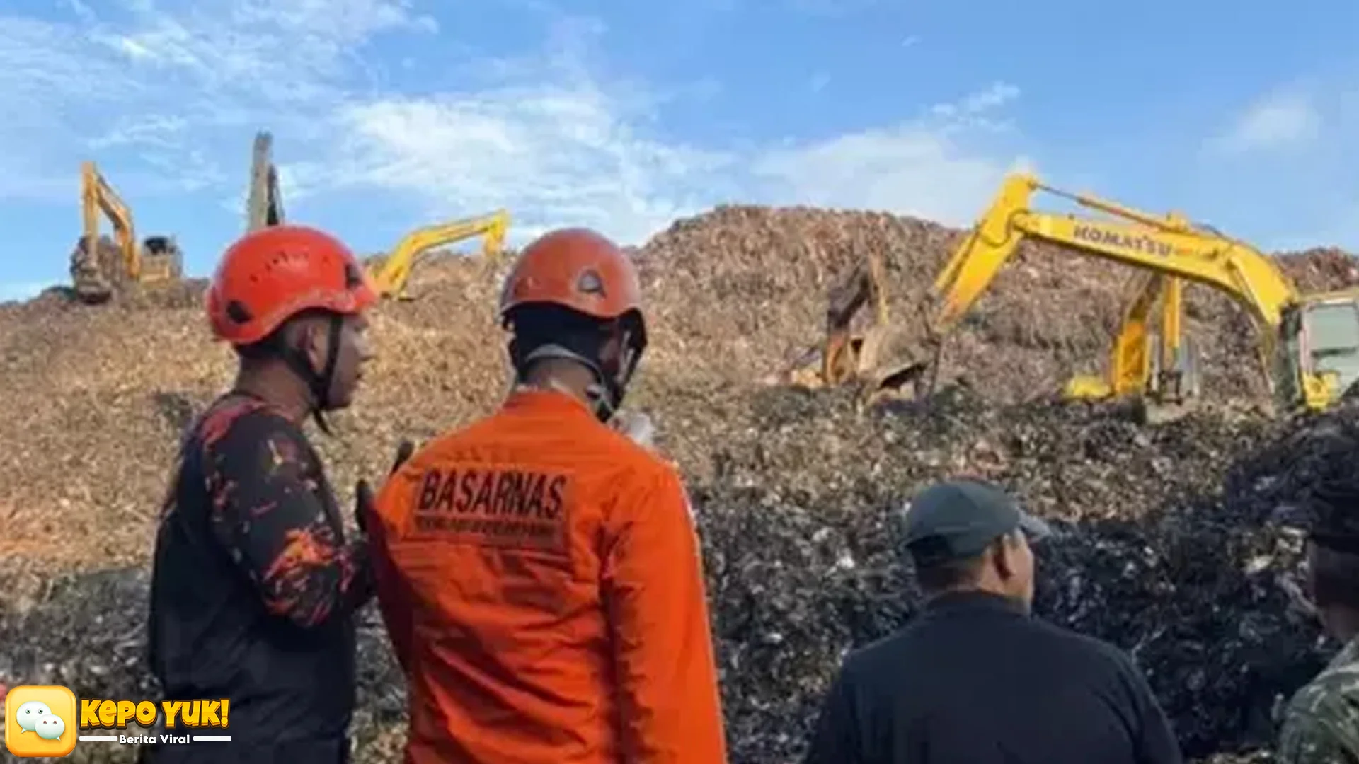Bantargebang 4 Evakuasi Korban Longsor Sampah Brimob Polda Metro Bergerak